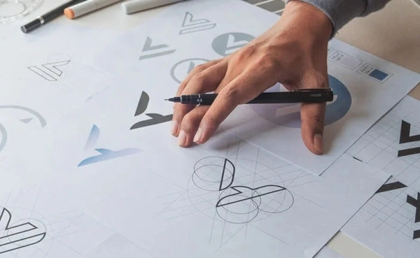  Logo - Design