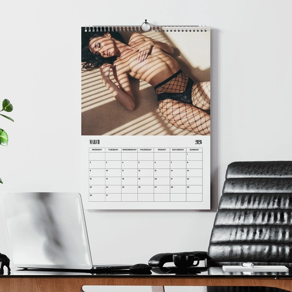  Wall Calendar Pinup 2